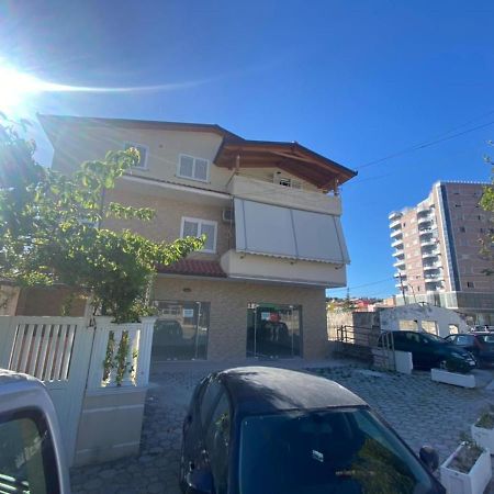 Trip-Stop Apartments Vlorë Esterno foto